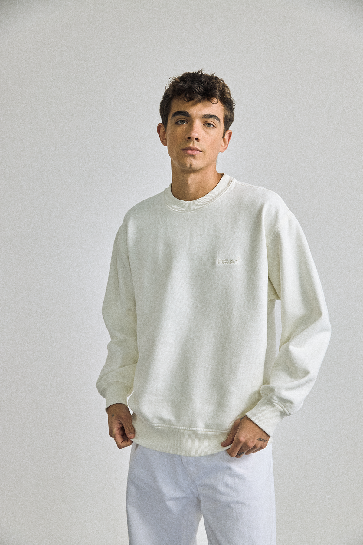 SIGNATURE CREWNECK IVORY