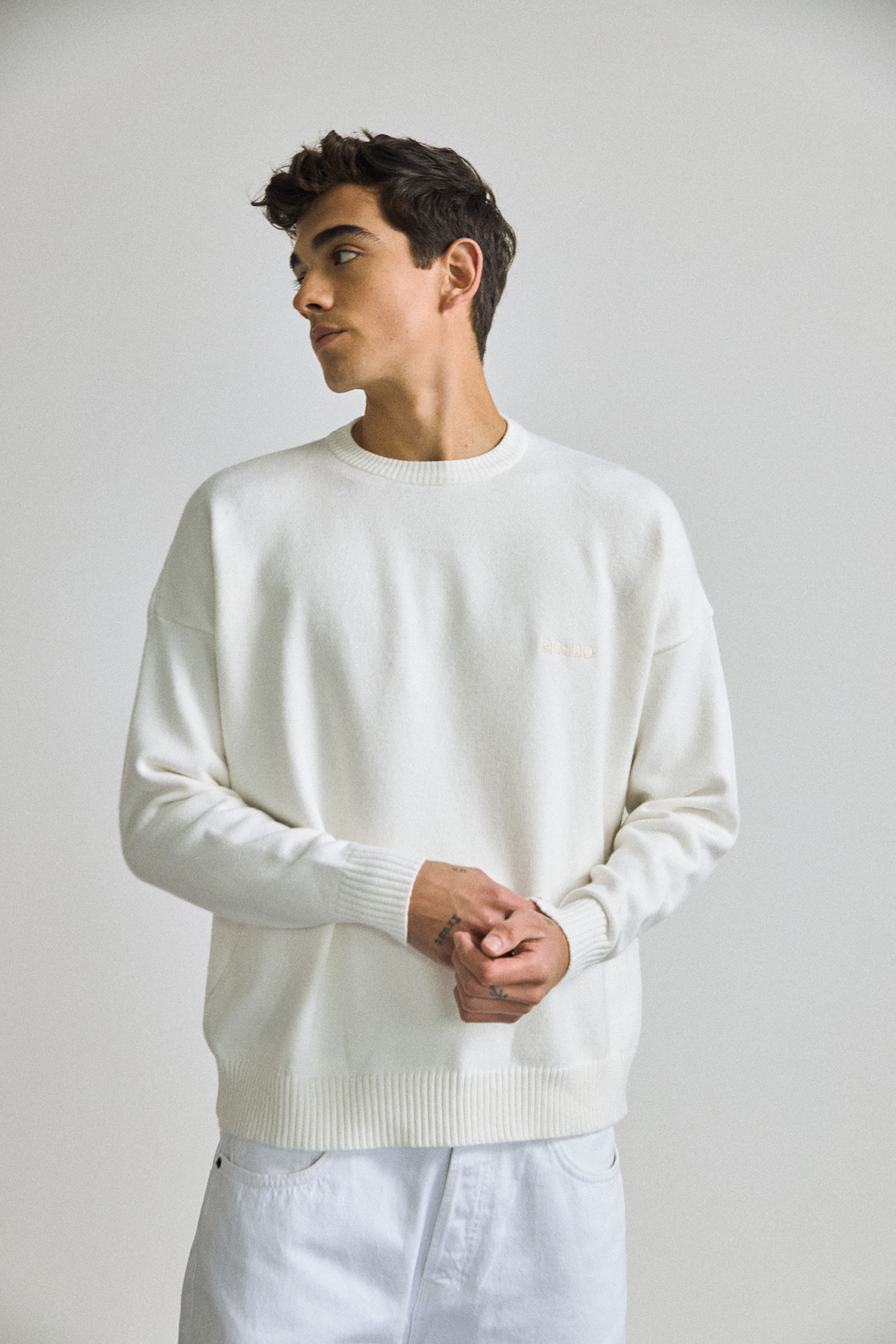 ESSENTIAL SWEATER IVORY