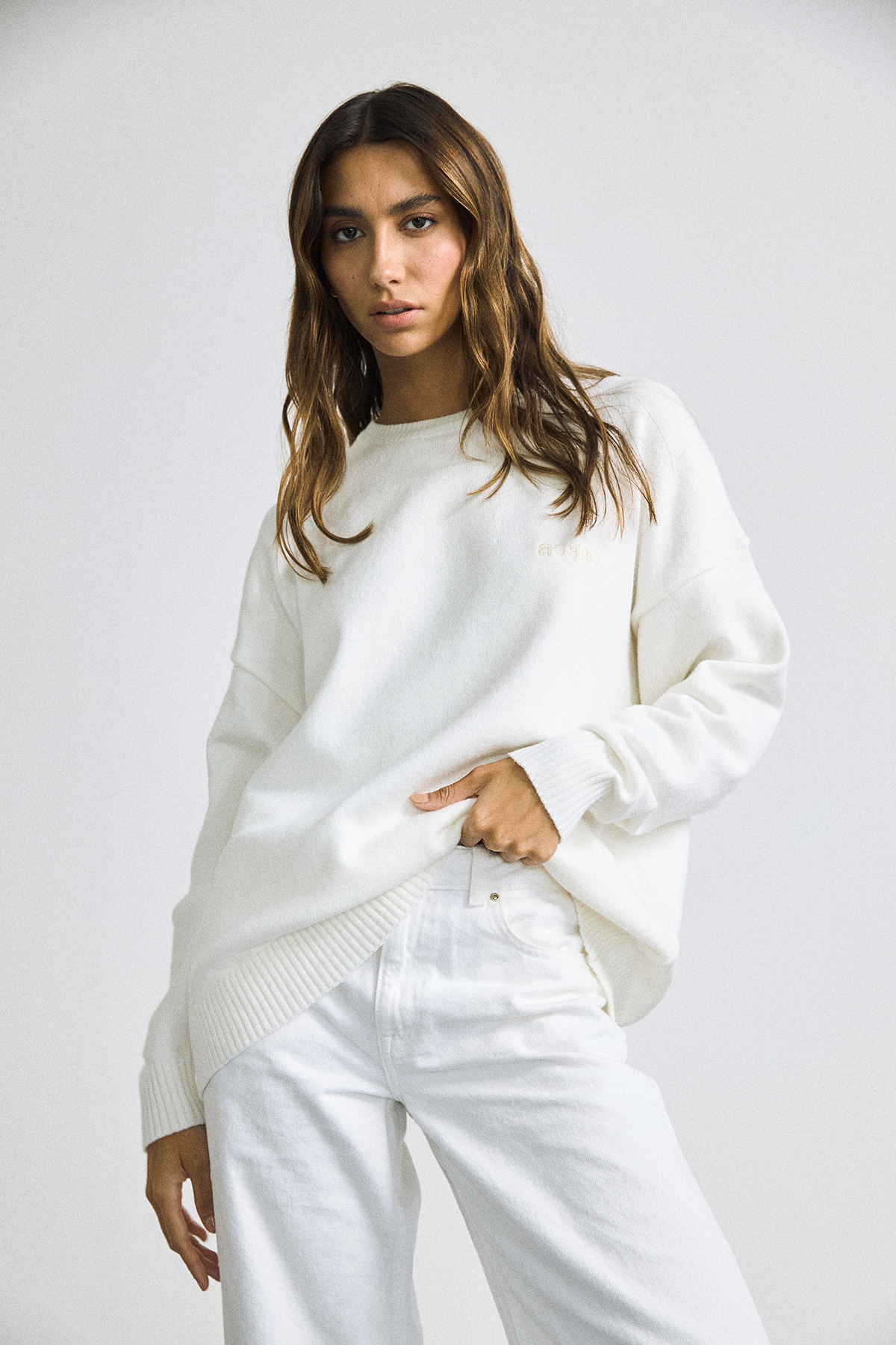 ESSENTIAL SWEATER IVORY