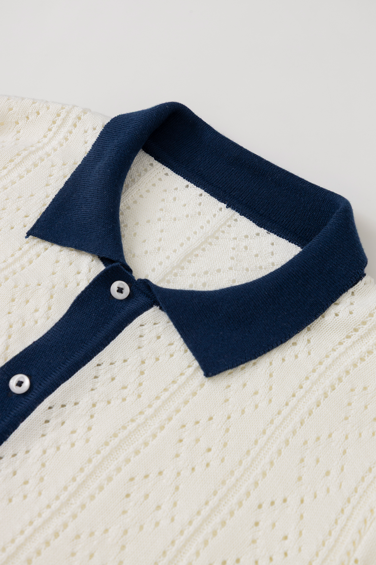 WOVEN CONTRAST BUTTON-DOWN